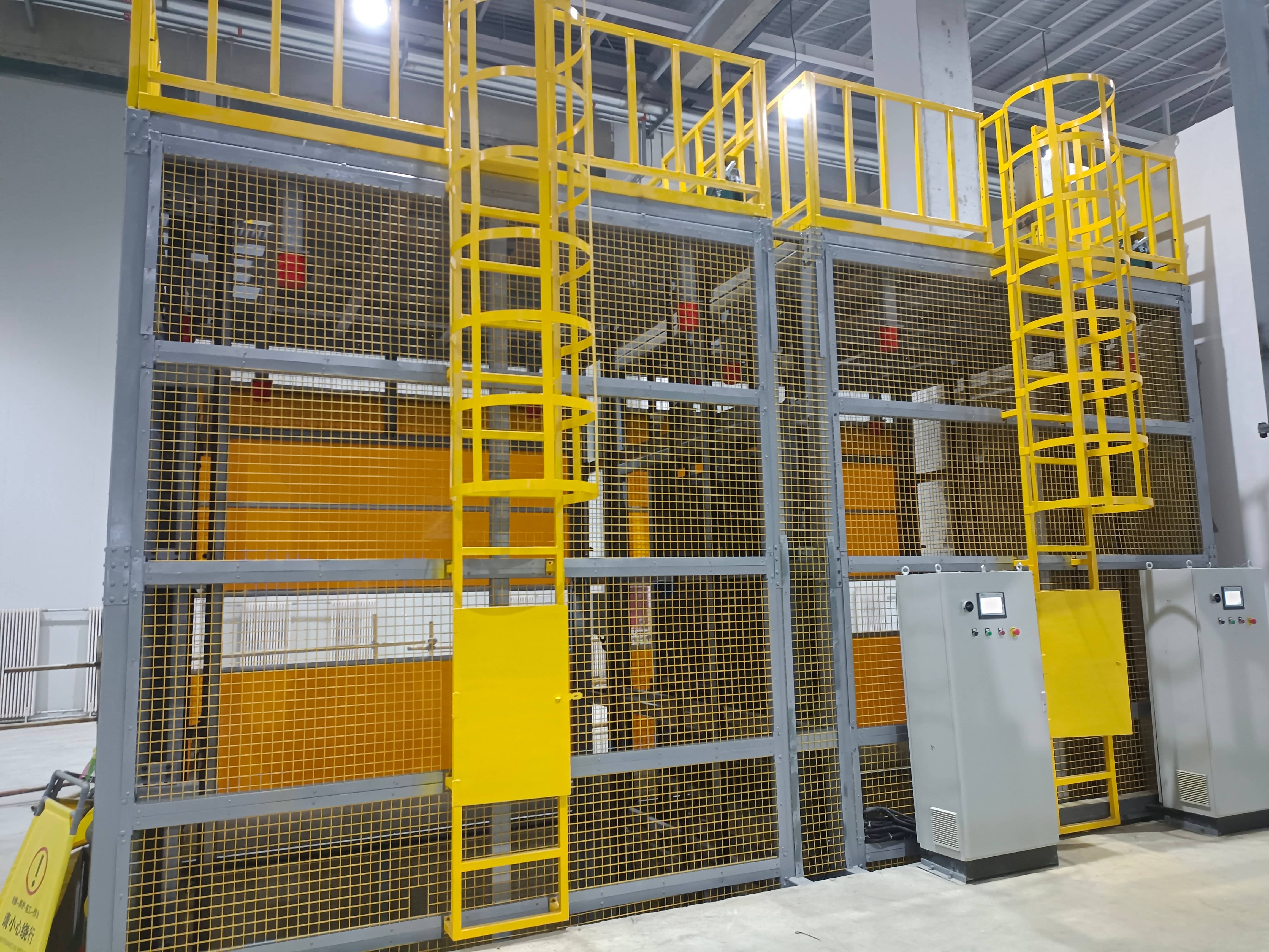 重載往復(fù)式提升機